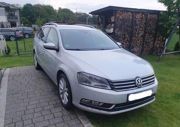 Volkswagen Passat cena 26600 przebieg: 220000, rok produkcji 2012 z Gliwice małe 211